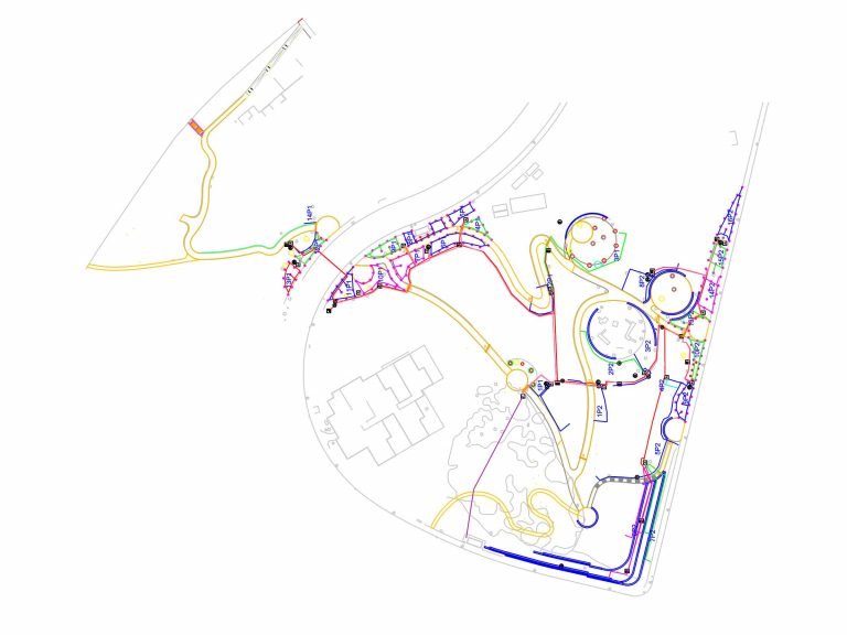 Lee más sobre el artículo Instalación de riego inteligente con telegestión en parque con taludes de alta inclinación en Majadahonda