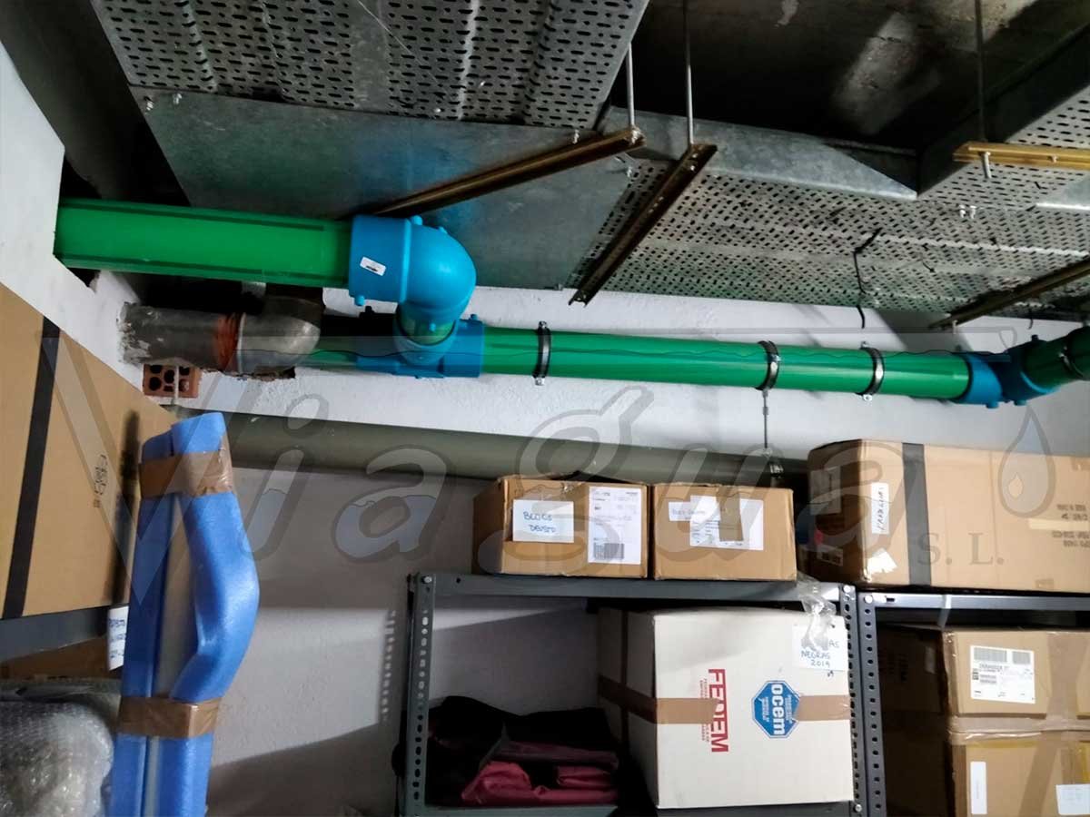 Tubería nueva junto a la instalación existente