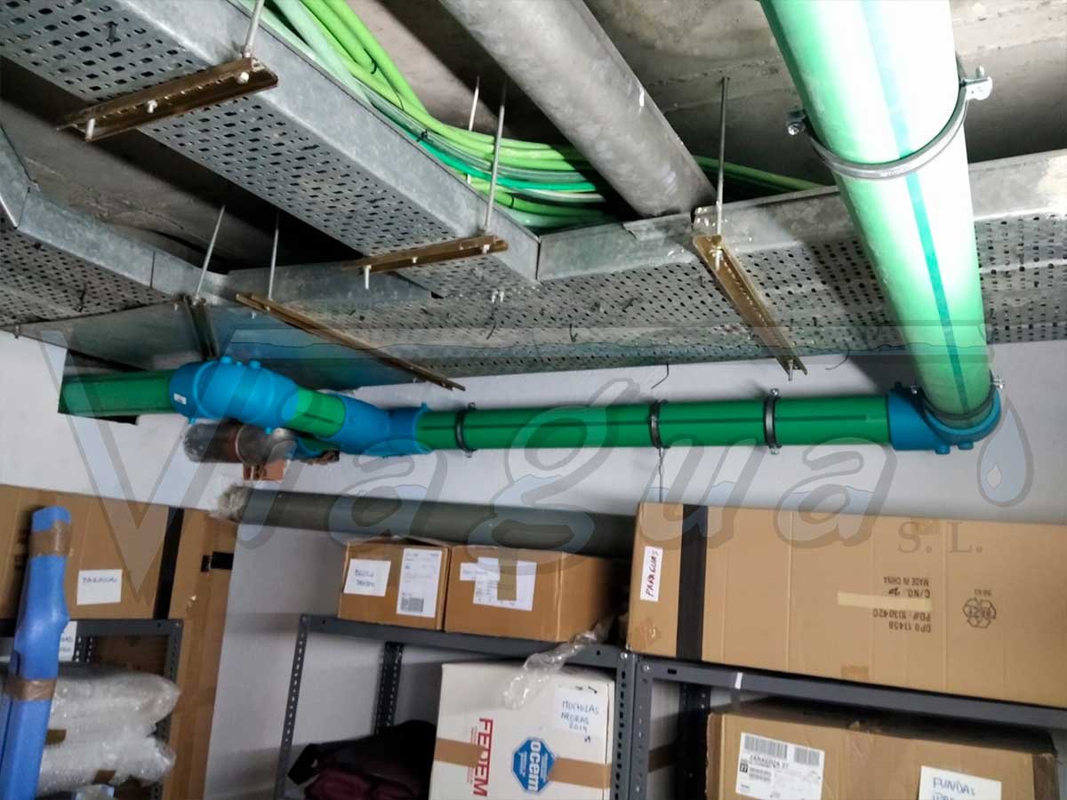 Tubería nueva junto a la instalación existente