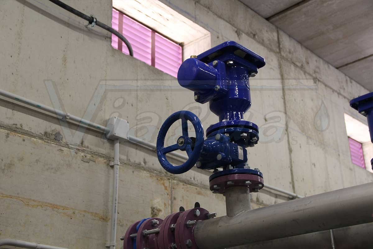 Grupo de presión para depósito de agua